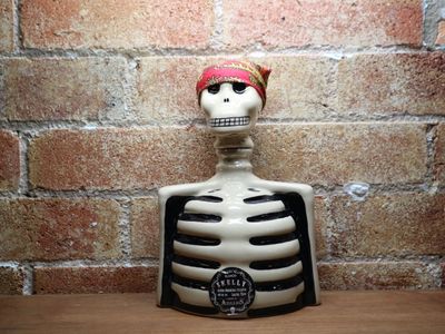 Los Azulejos Skelly Blanco Tequila, MEX