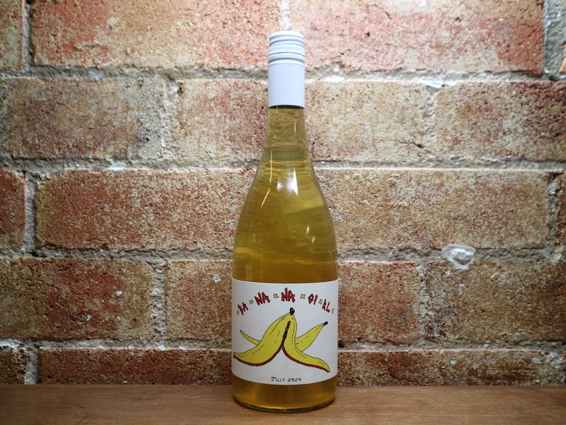 Jilly 'Banana Girl' Skin Contact White Blend, New England NSW