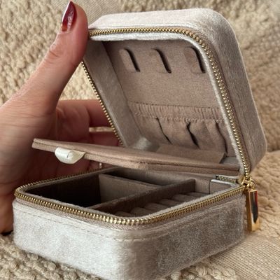 Kiki jewelry travel box 