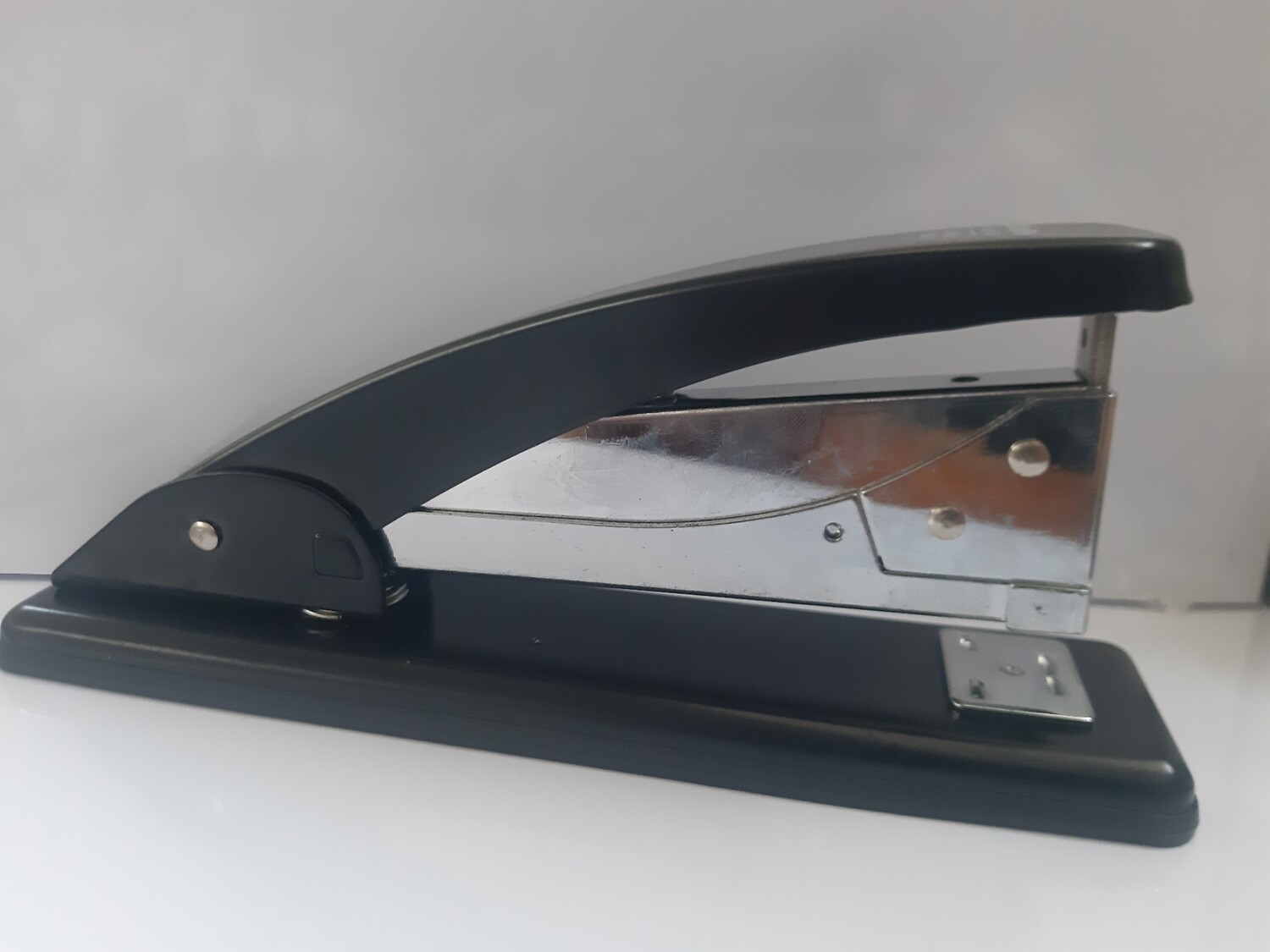 Abrochadora Mospas Metal  30 Hojas