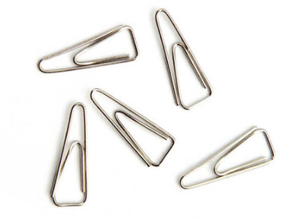 Clips 31 mm, triangular x 100 unidades