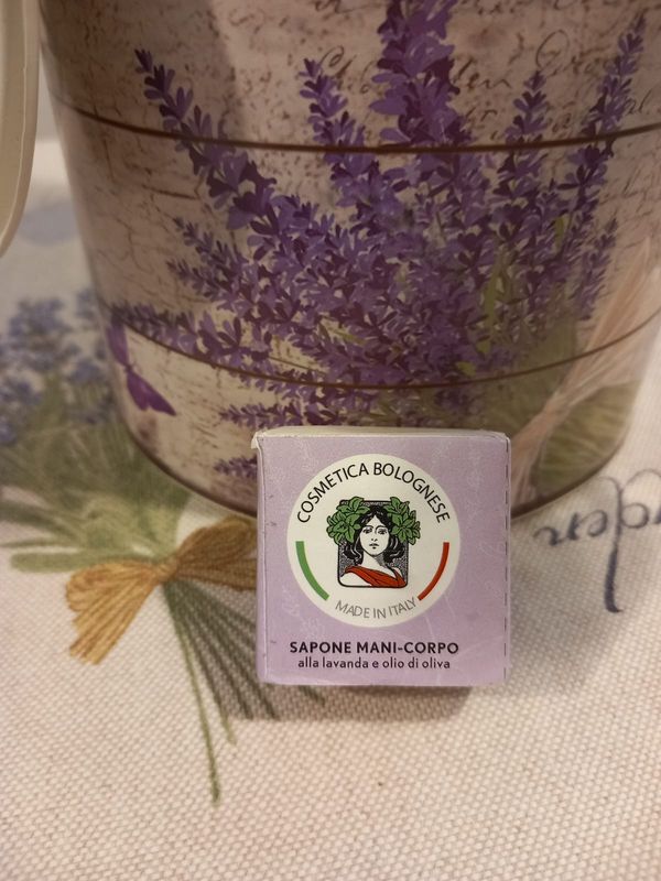 SAPONETTA con olio di oliva ed olio essenziale di lavanda