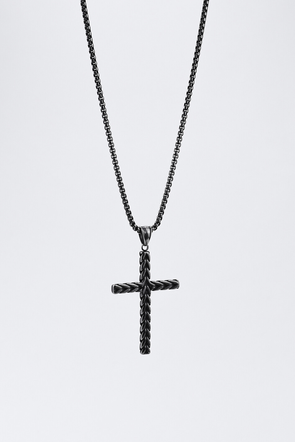 Chain with a "Cross - braid" pendant