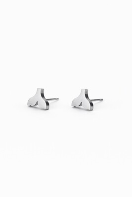 Stud earing "Whale's tail"