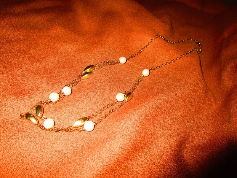 Necklace with pearls