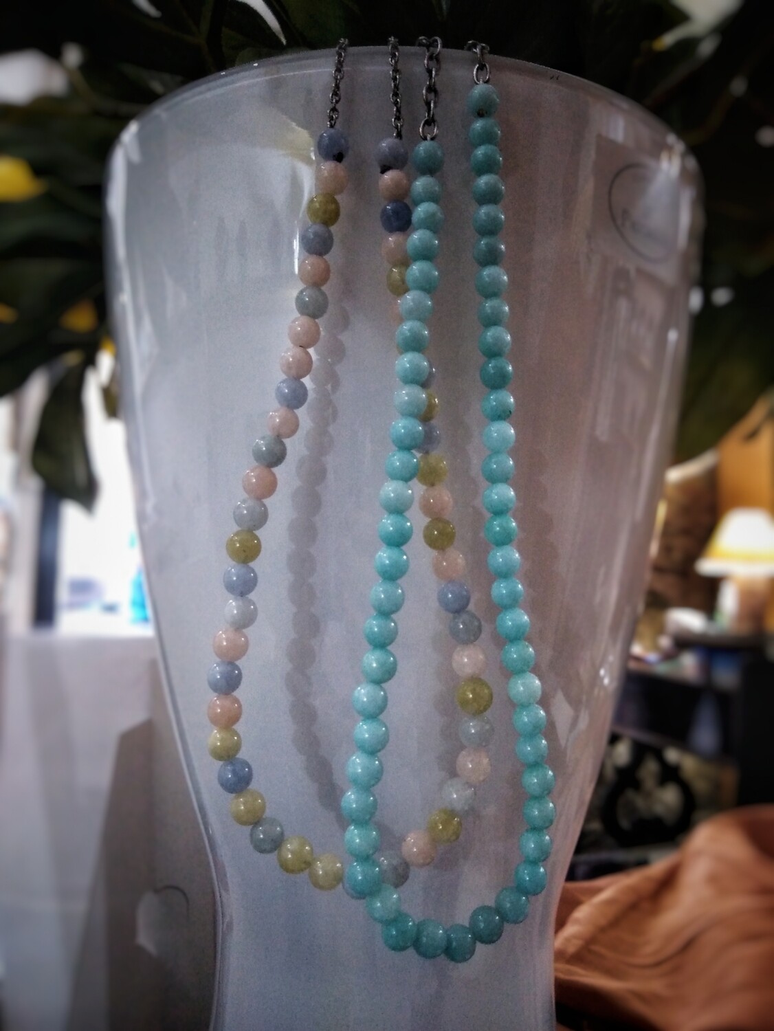 Necklaces with quartz