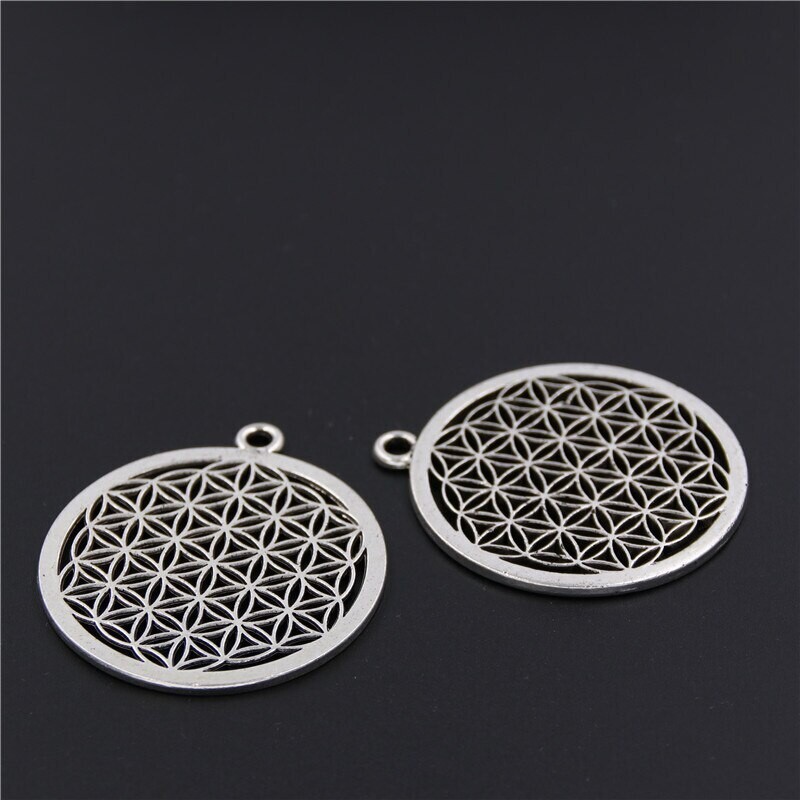 Deux Pendentifs géométrique couleur argent, fleur de vie