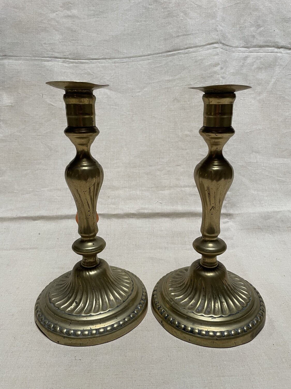 Magnifique paire de bougeoirs dorés - Dimensions 24 cm x 13 cm