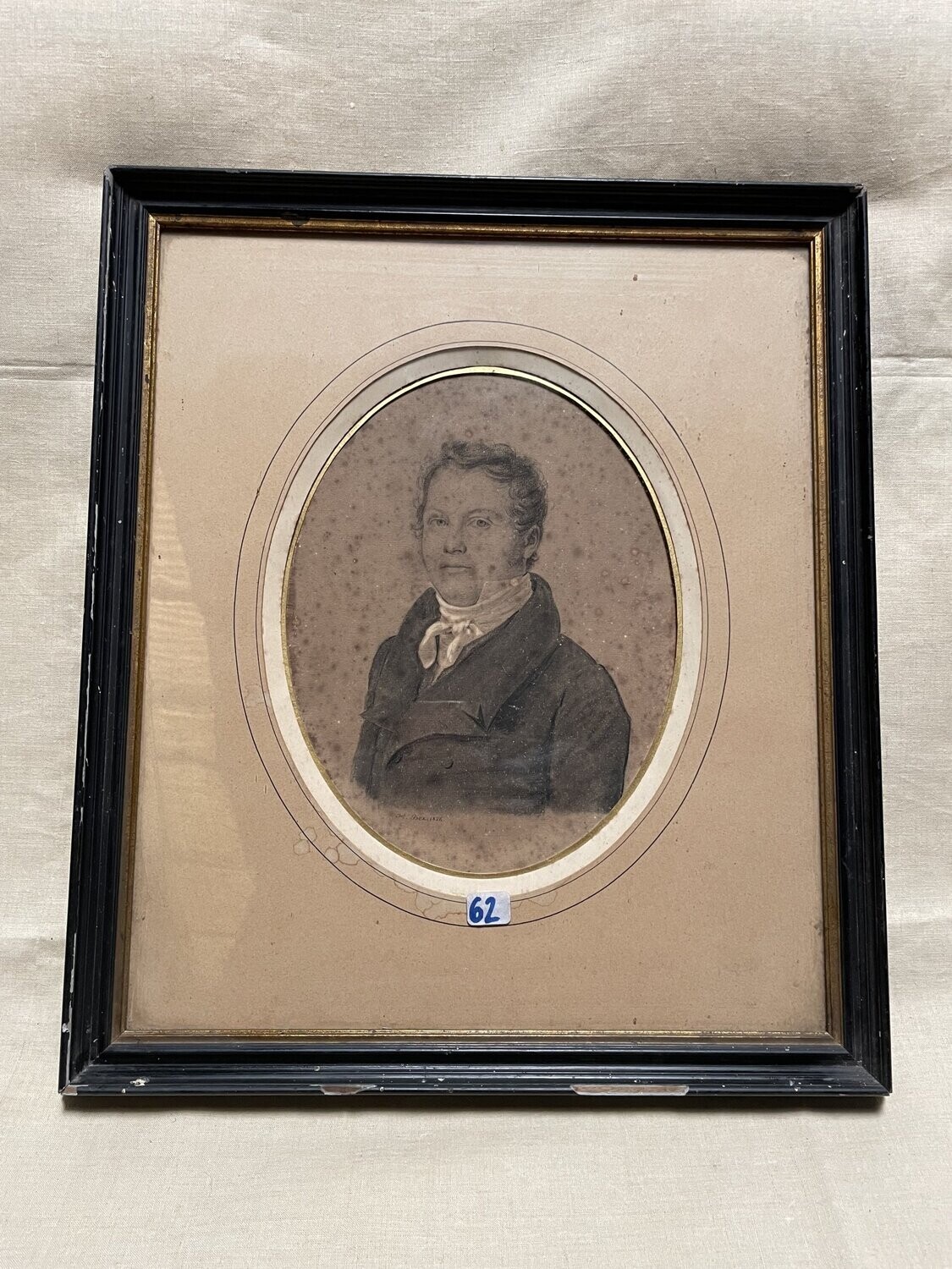 Portrait d'homme encadré et daté 1824 - cadre 46.5 cm x 40 cm