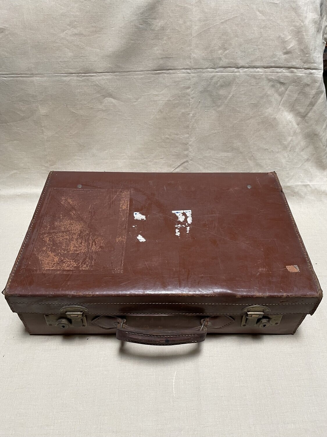 Ancienne mallette en cuir rouge bordeaux - Dimensions 55 cm x 35 cm