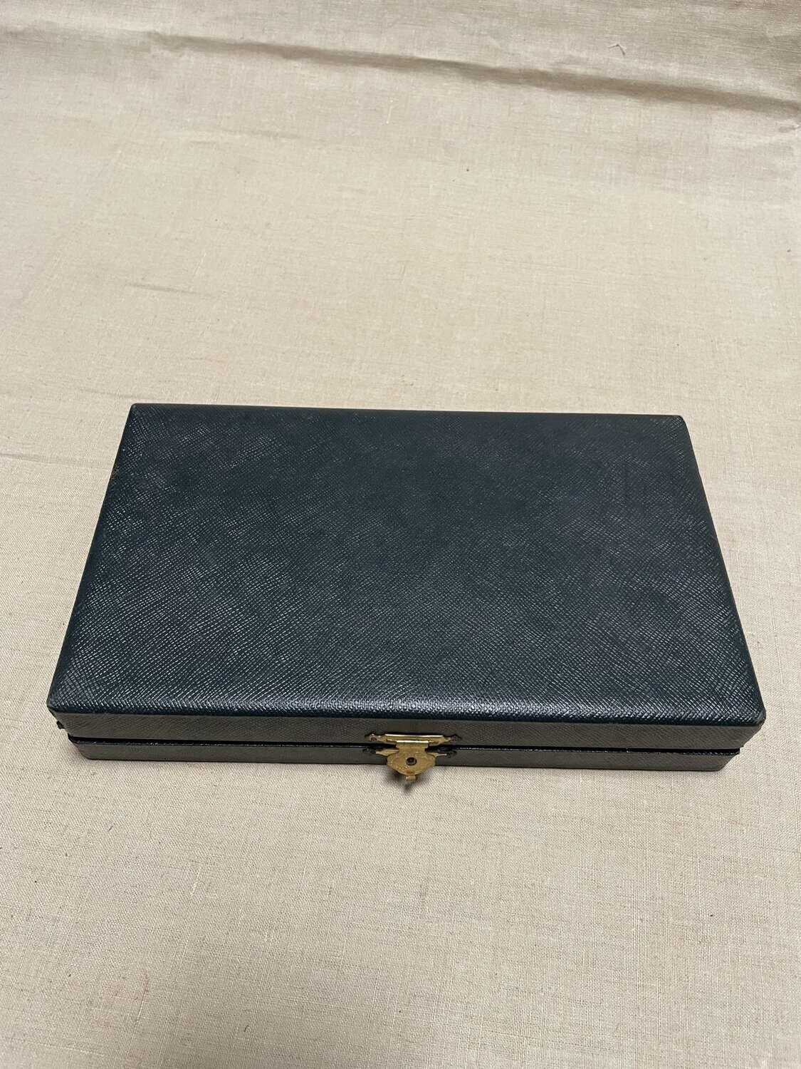 AA Orfèvrerie Christofle en métal argenté - Dimensions 23 cm x 13.5 cm