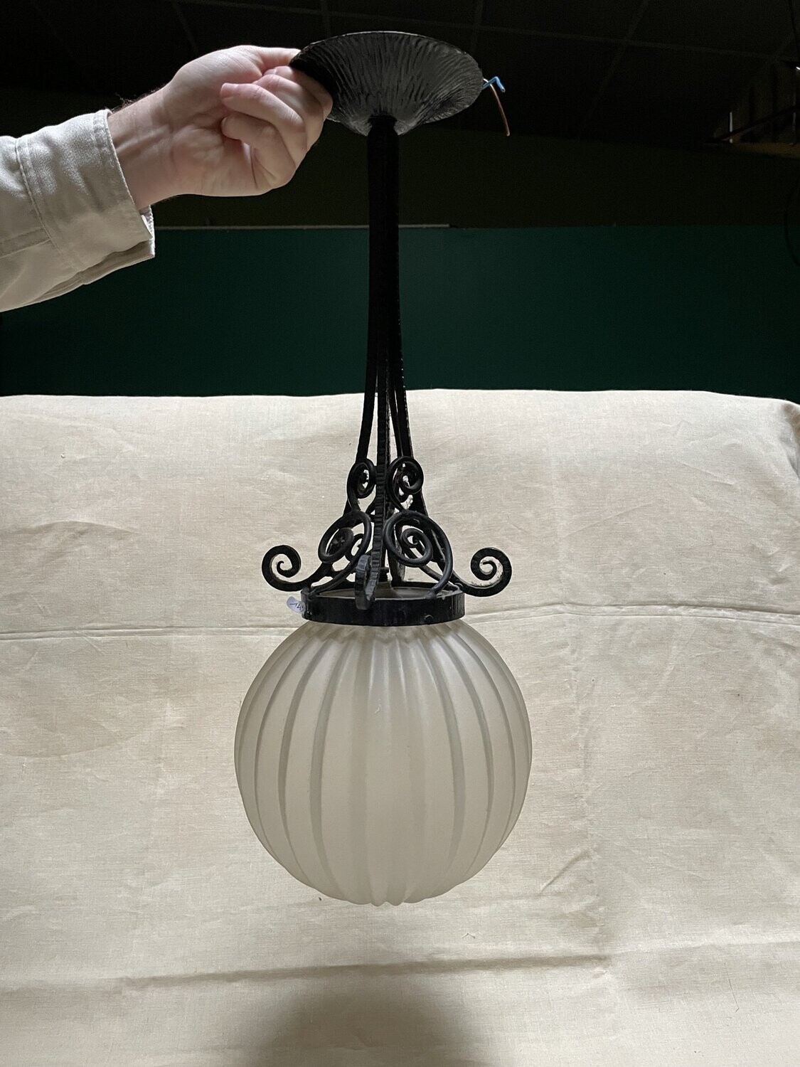 Magnifique lustre en métal - Hauteur 53 cm