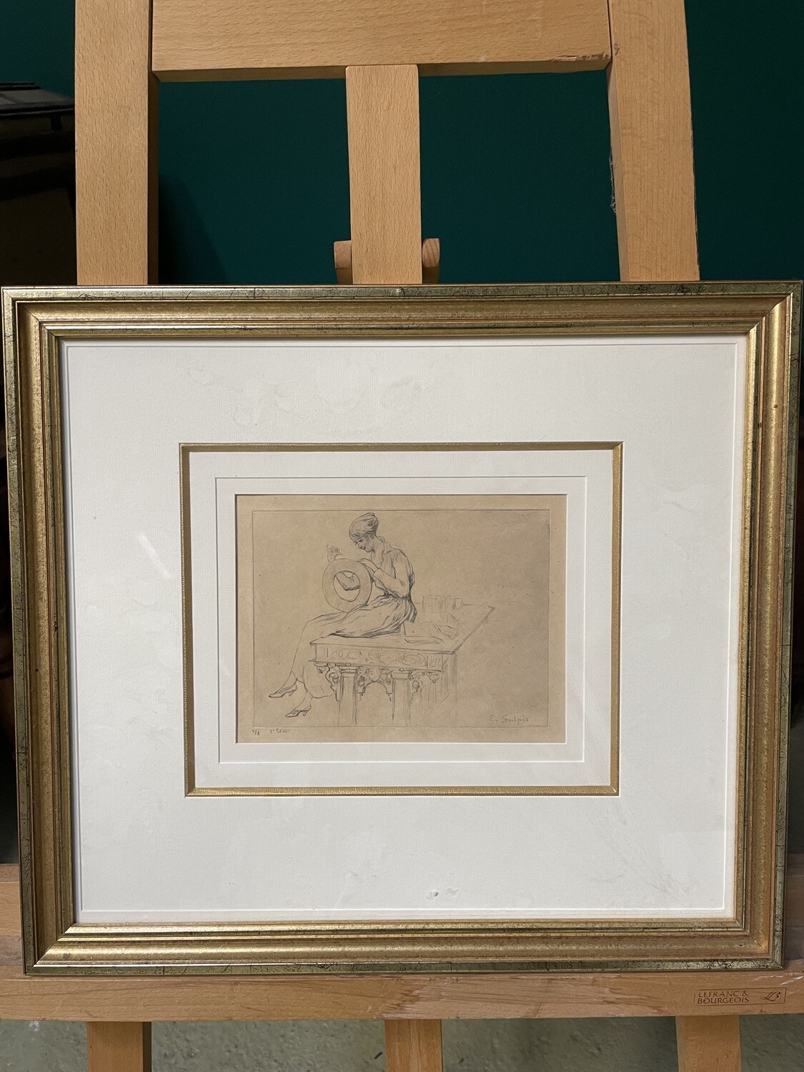 Emile SULPIS (1856-1943) "femme à la couture" lithographie encadrée sous verre - Dimensions 15 cm x 20 cm