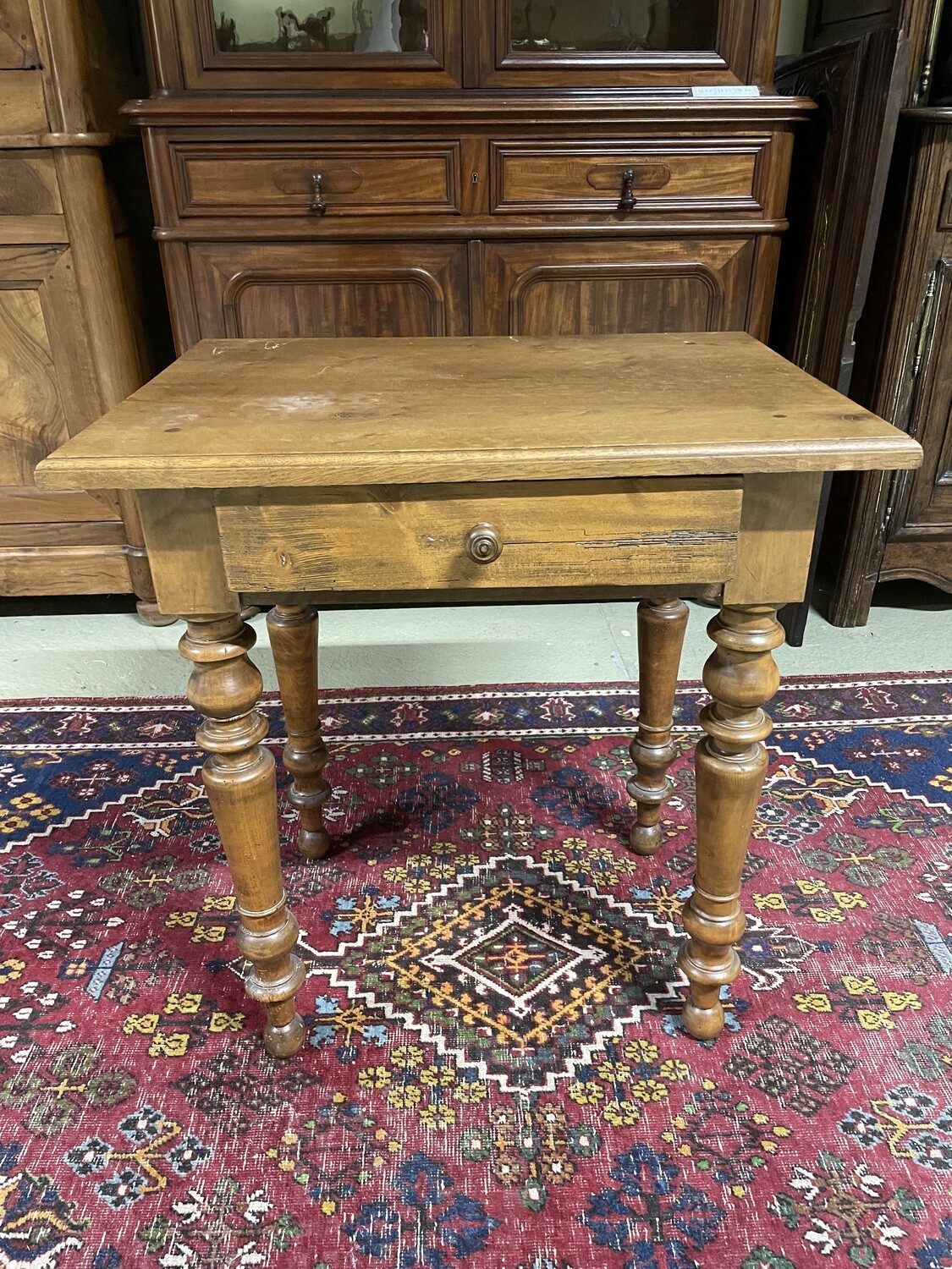 Petite table à écrire à un tiroir en ceinture en chêne à pieds tournés  - H-71 L-65 l-49