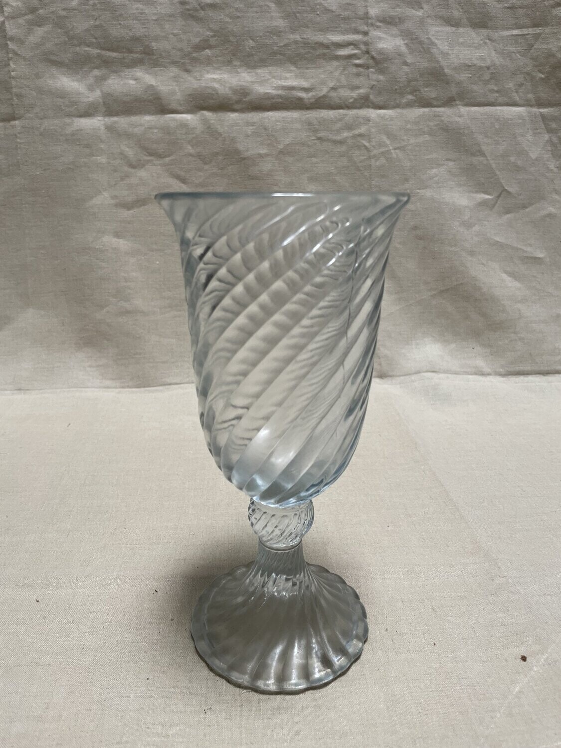 Coupe en verre  - Dimensions 23 cm x 10 cm