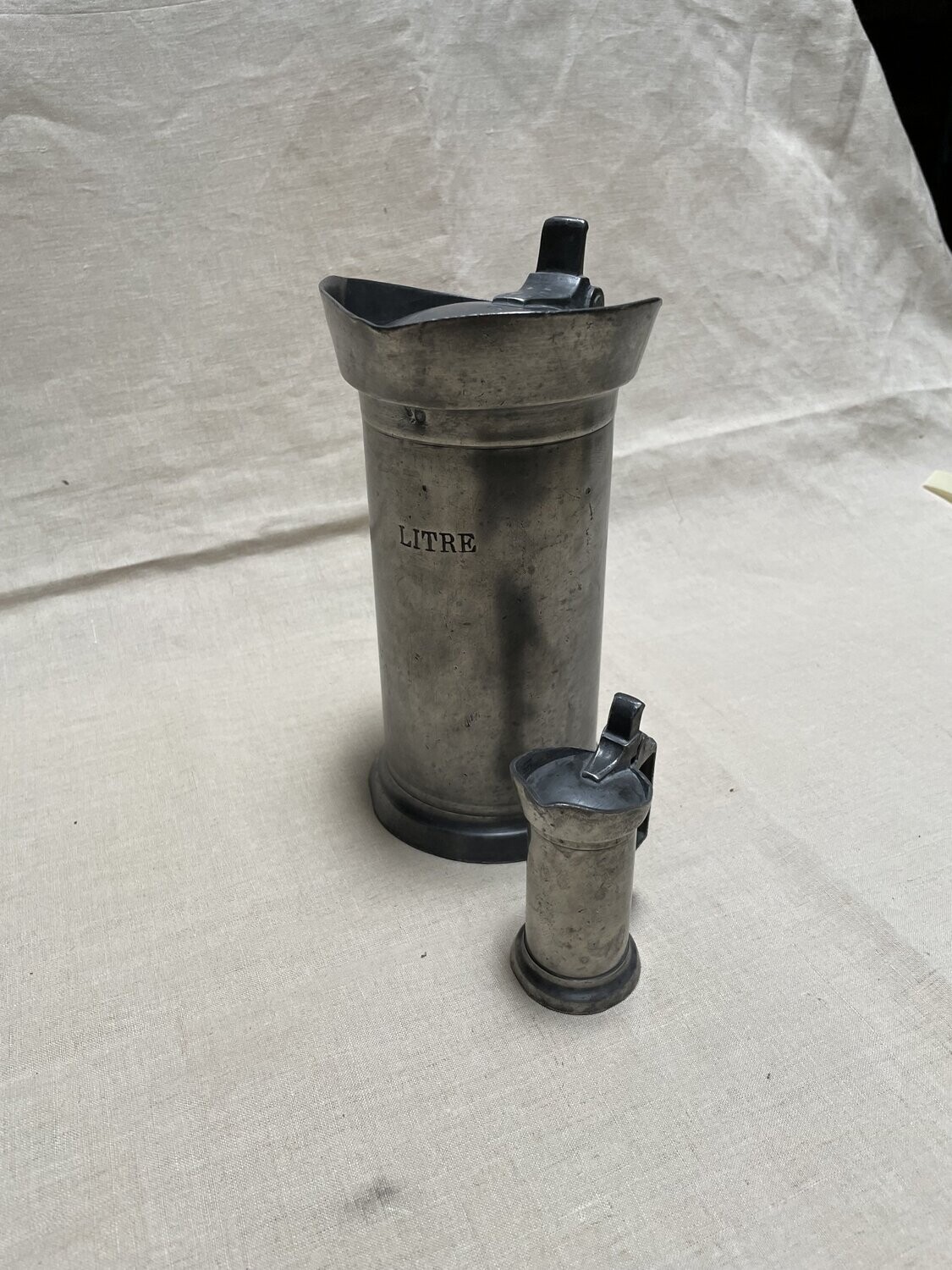 Ancienne mesure en étain d'un litre - Hauteur 20 cm