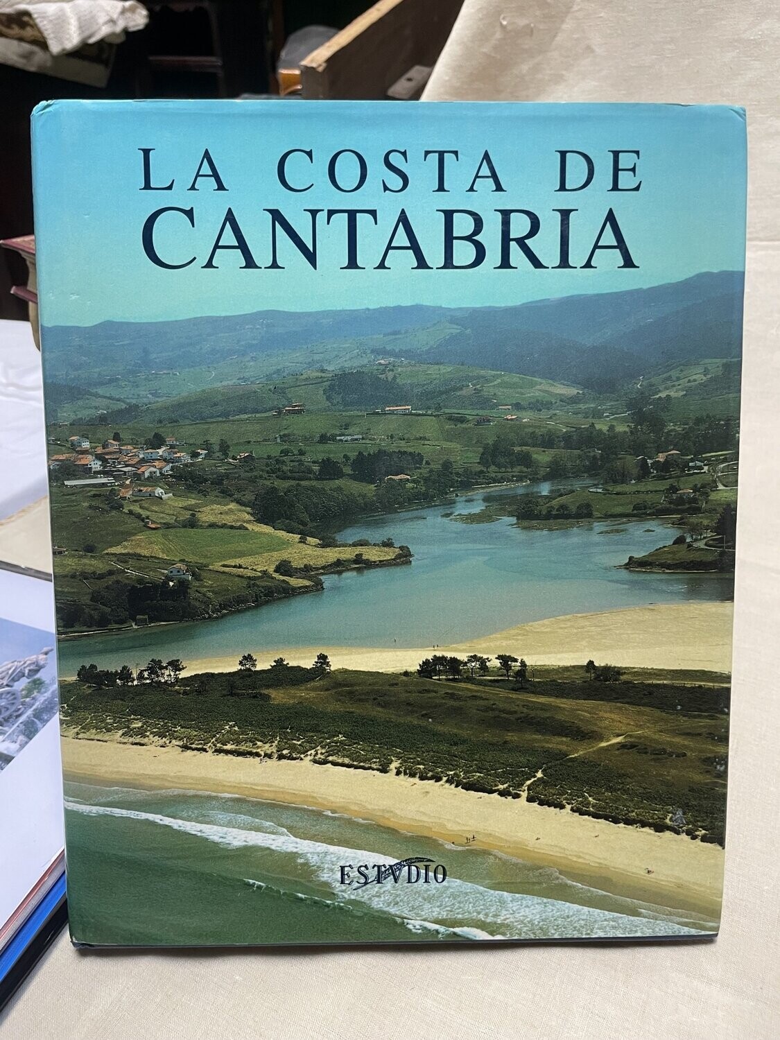 Livre "La costa de Cantabria" écrit en Espagnol.