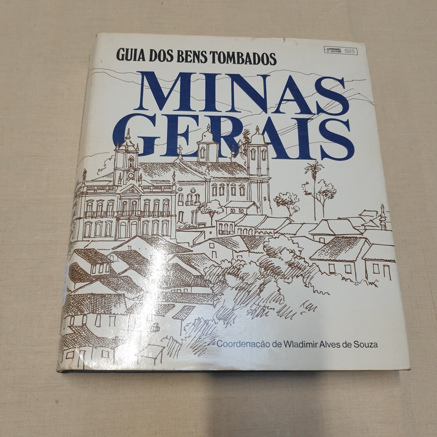Livre "Guia dos bens tombados Minas Gerais" écrit en Espagnol