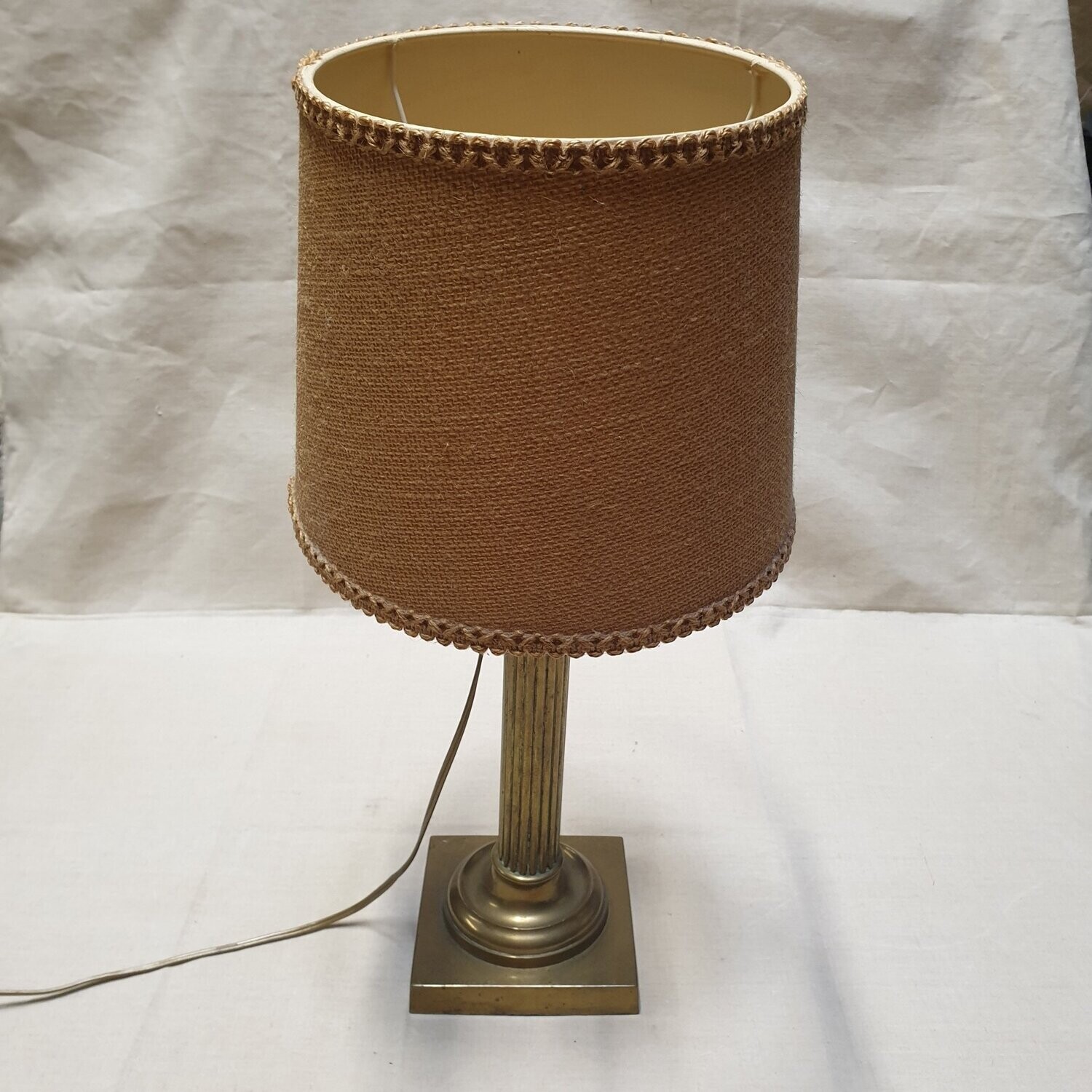 Lampe à fût cannelé en laiton - Vers 1900 - H_35,5 cm.