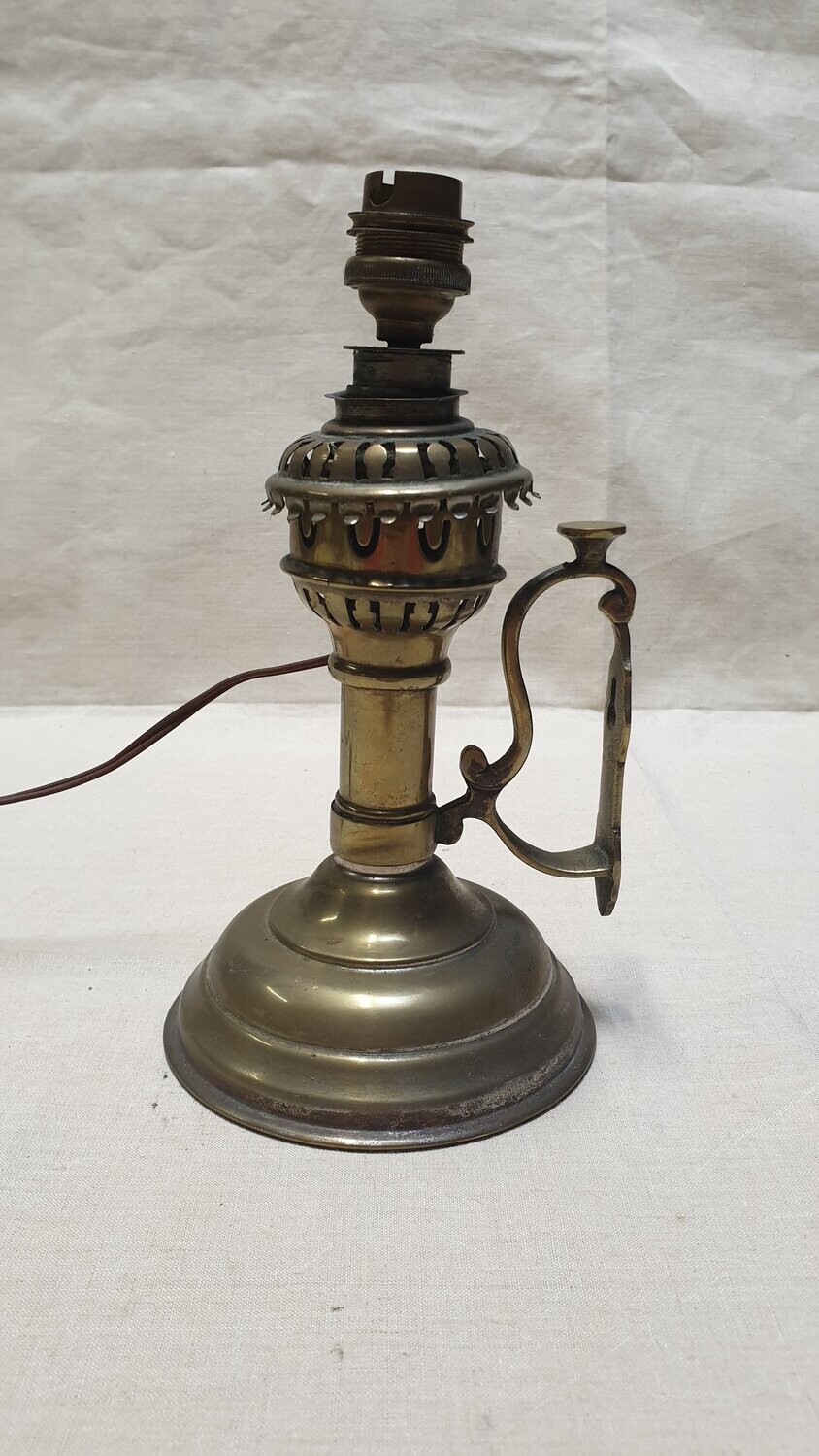 Charmante lampe porte bougie doré monté en électricité   - Hauteur 23 cm