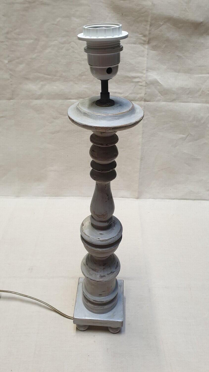 Lampe en bois grise - Hauteur 57 cm