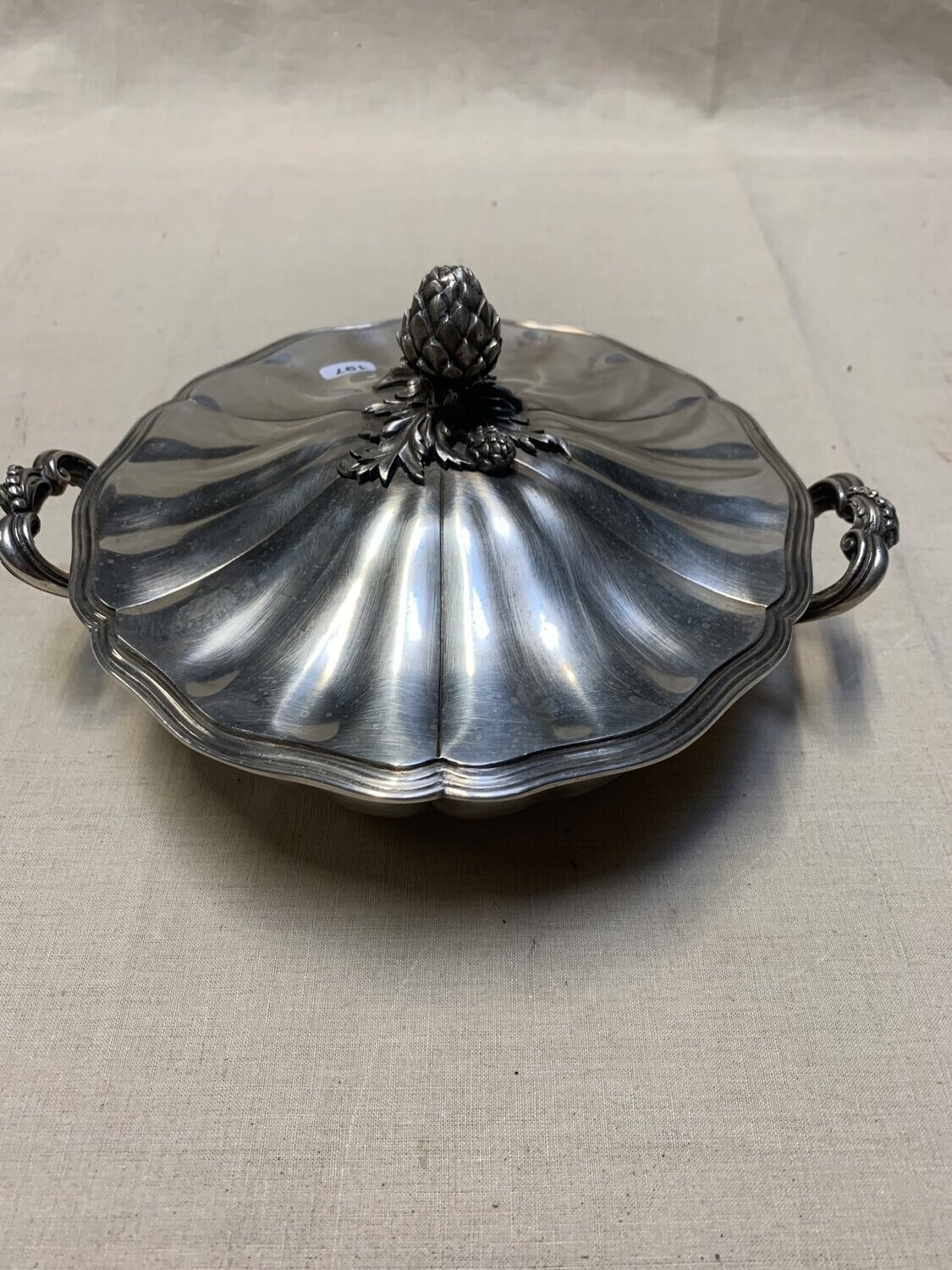 Coupe en métal argenté avec son couvercle - Diamètre 27 cm