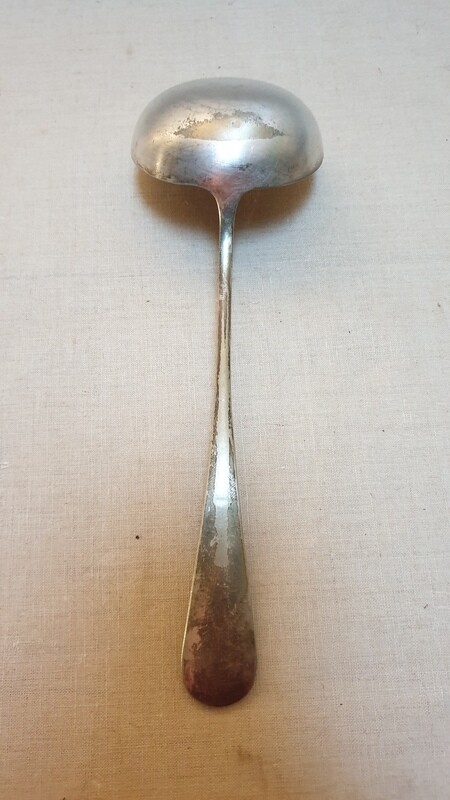 Louche en métal argenté L-23,5