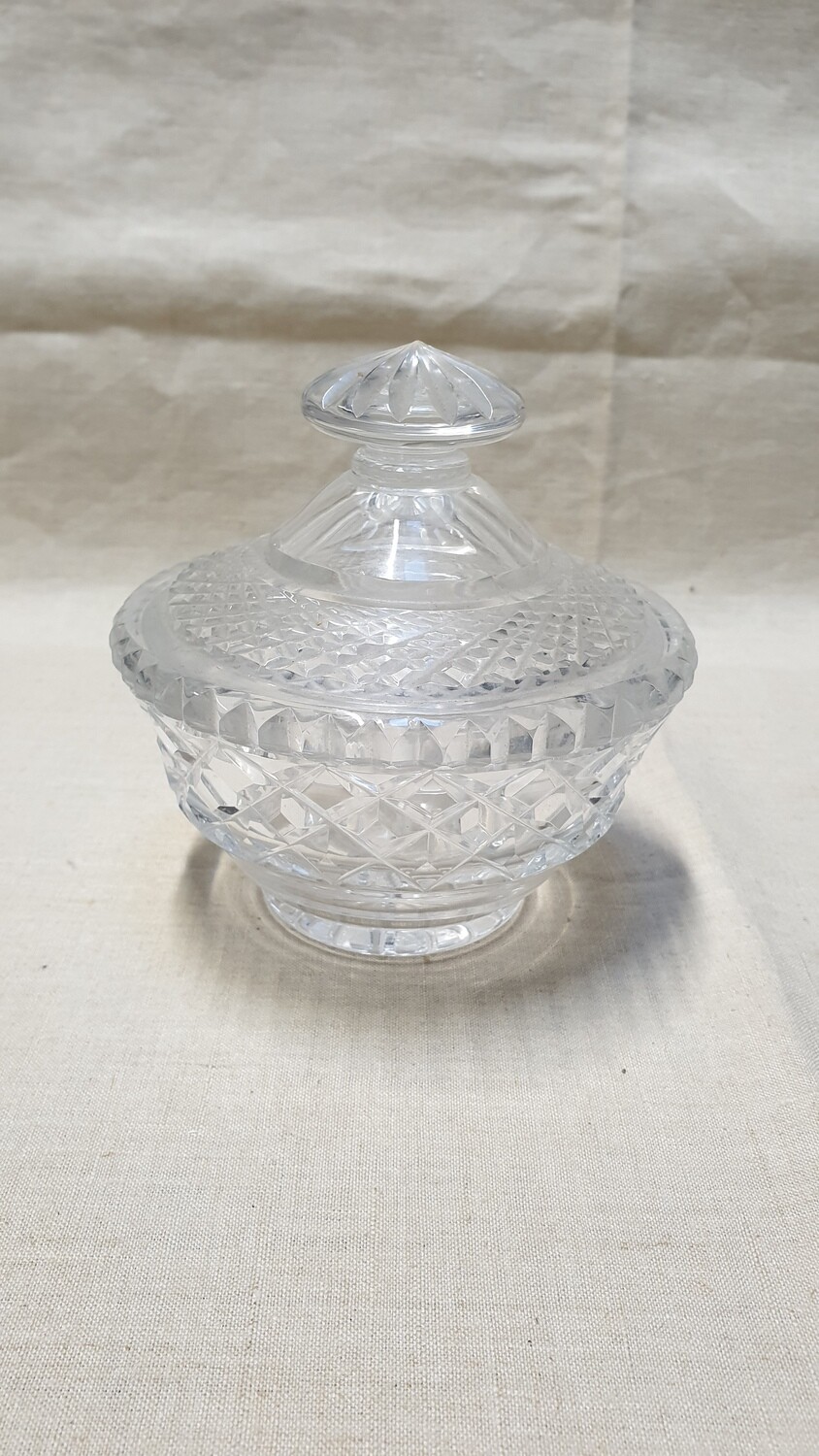 Coupelle en cristal avec couvercle H-12,5 D-12cm