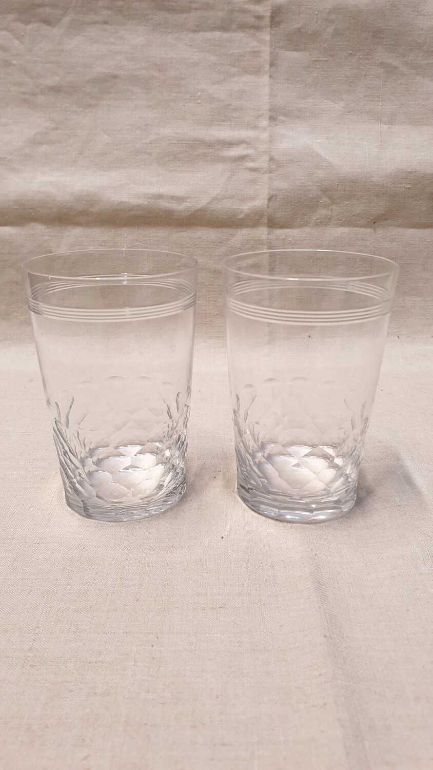 Deux magnifiques grand verres gobelet en cristal de baccarat, estampillés.- modèle Chauny  - 11cm