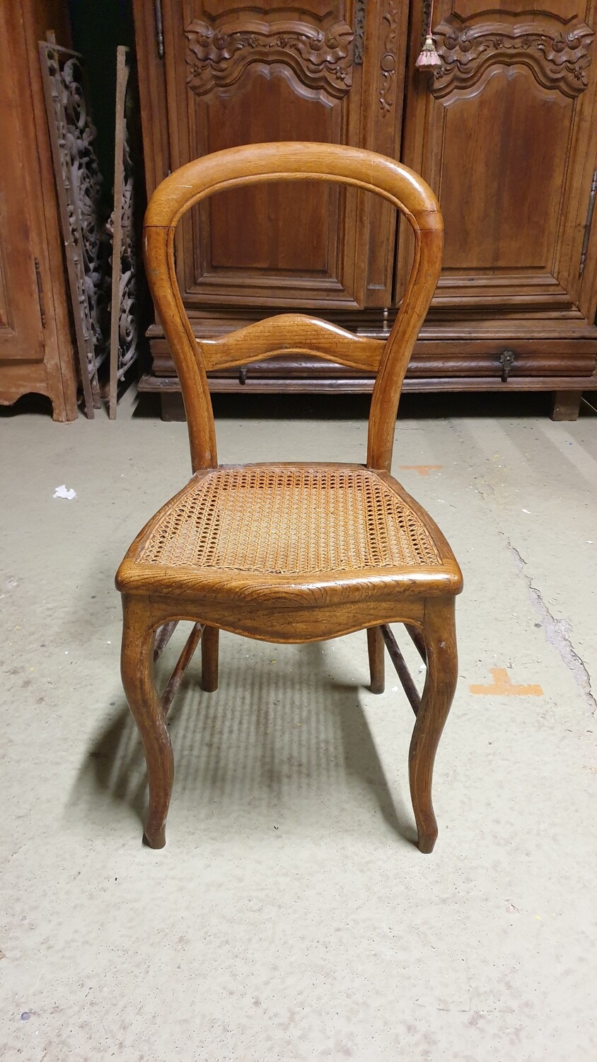 Très jolie chaise cannée -  H-88cm