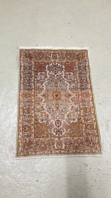 Petit tapis Héréké en soie 62x43 cm