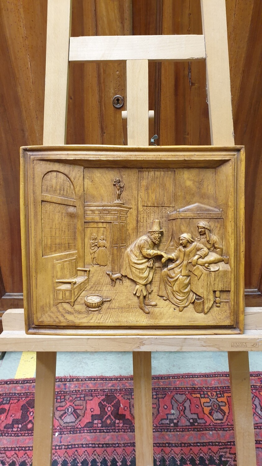 "La visite du médecin" cadre en bois sculpté H-36,5 L-42