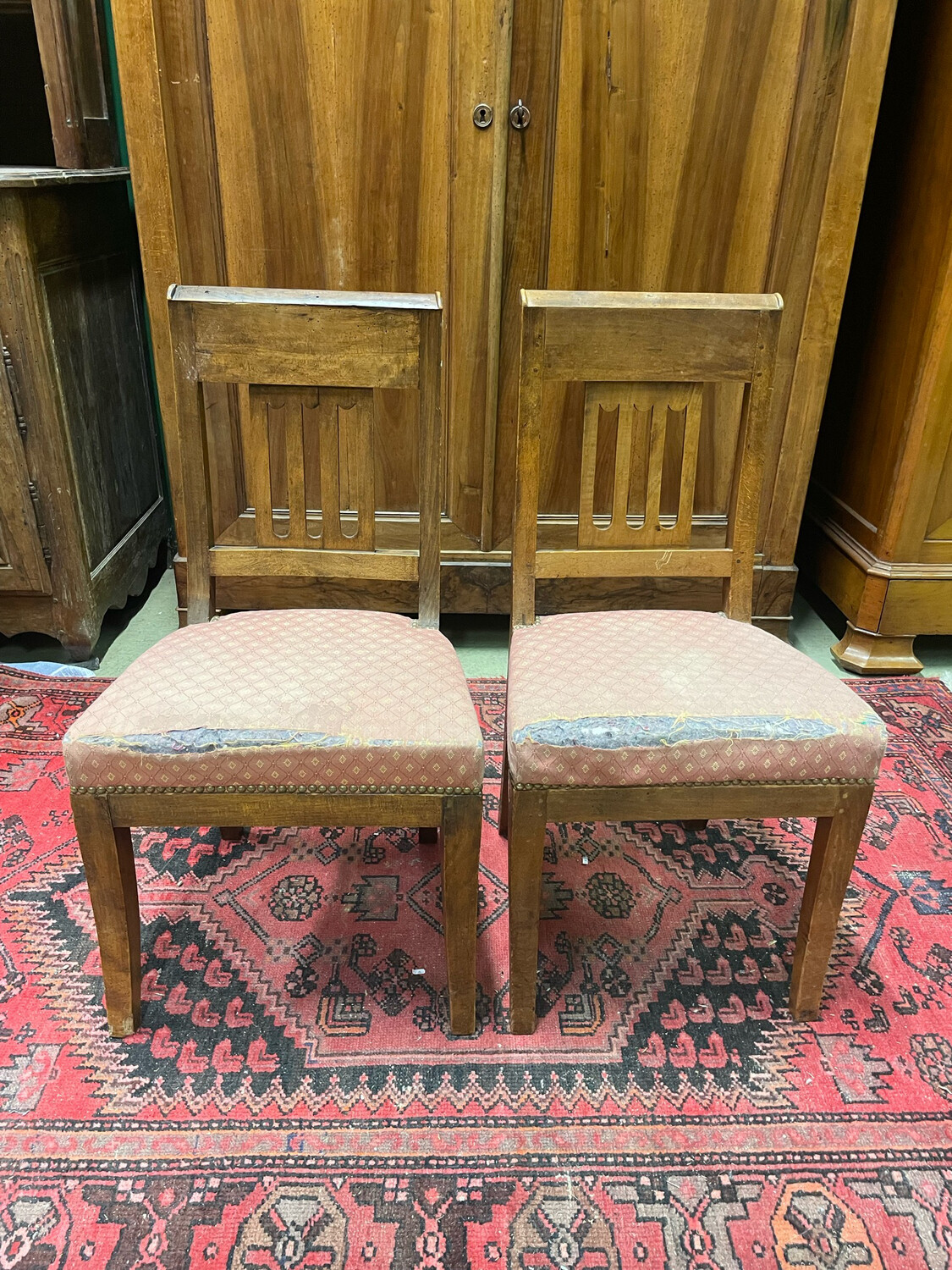 Paire de chaises, Époque début 19ème, à restaurer. H_86,5 cm L_43 cm P_37 cm