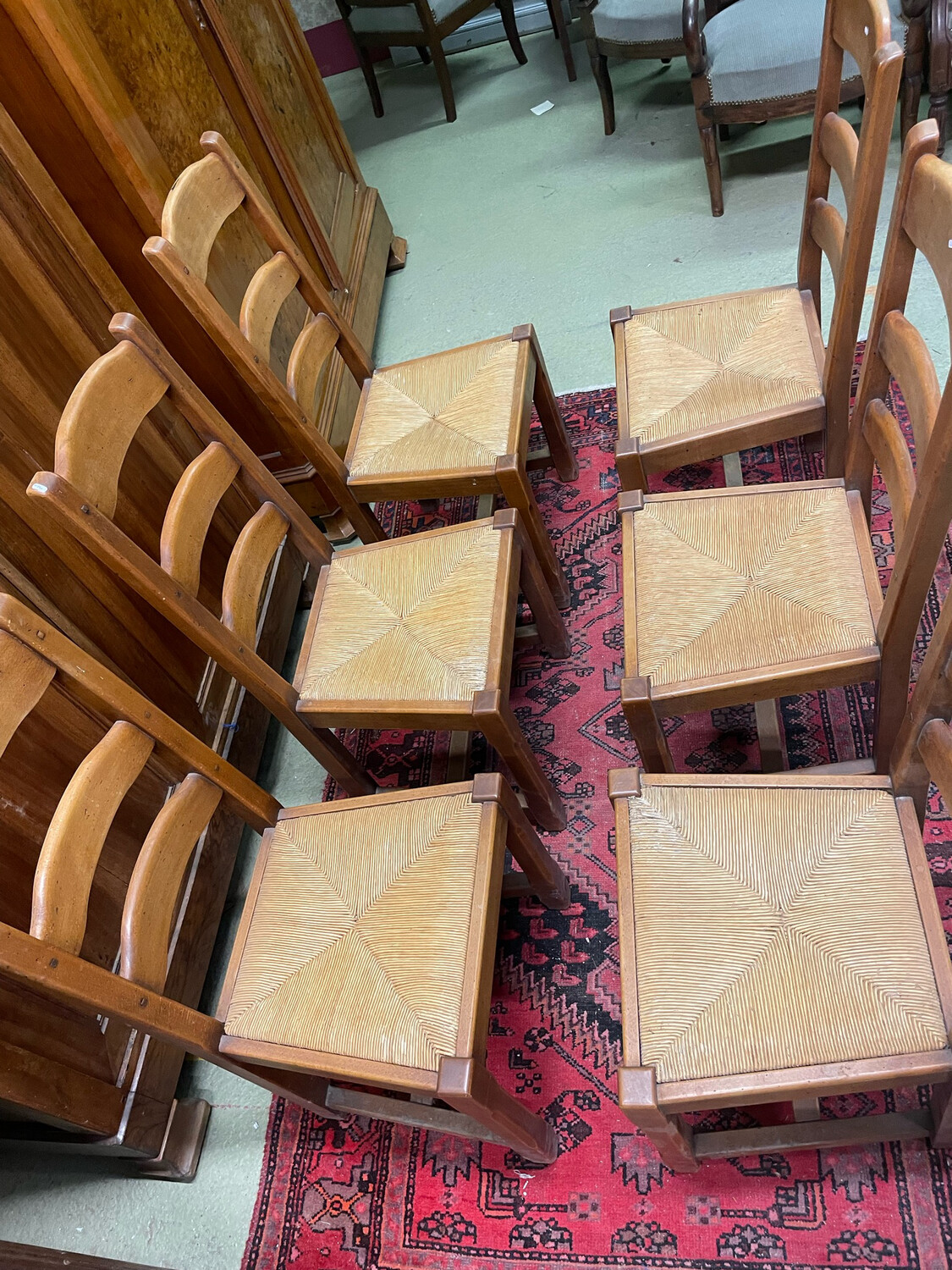 Suite de 6 chaises paillées de style rustique à haut dossier H-102cm