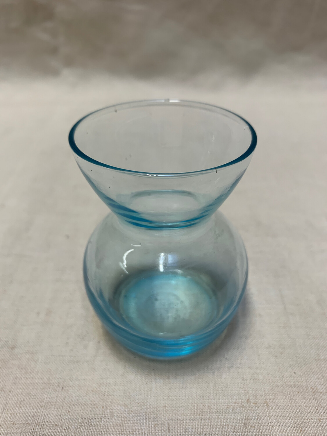 Suite de 6 mini verres en forme de vase H-8