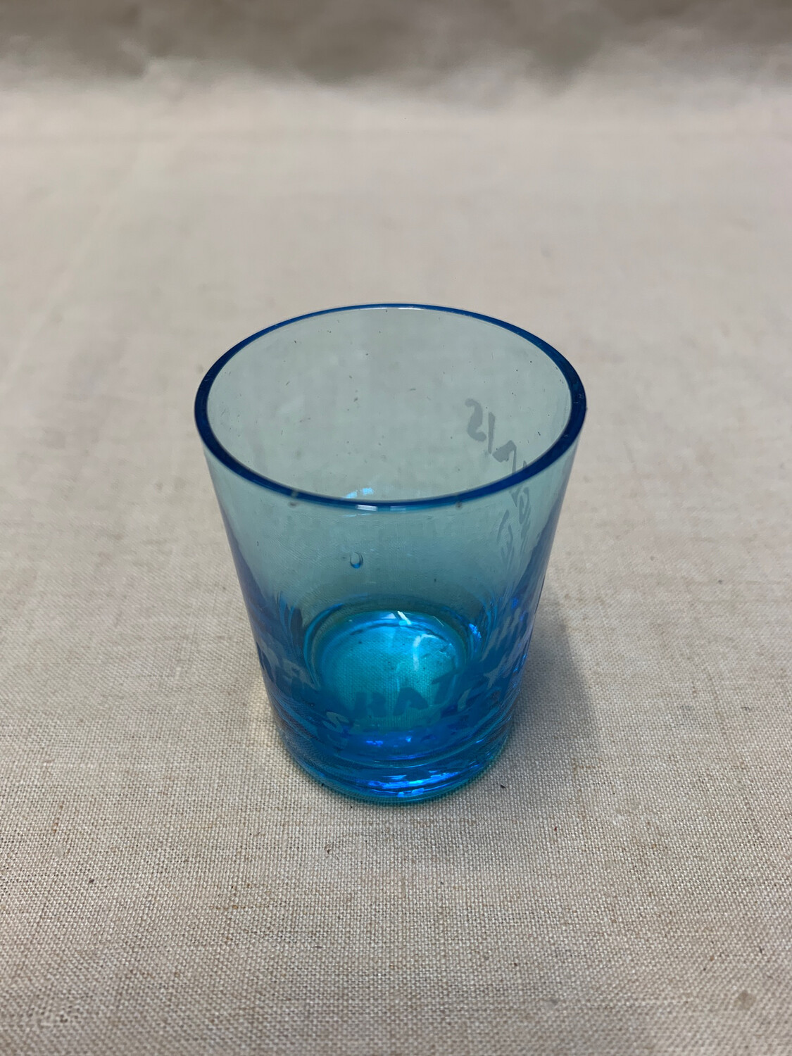 Suite de 8 verres à shot h-6 cm