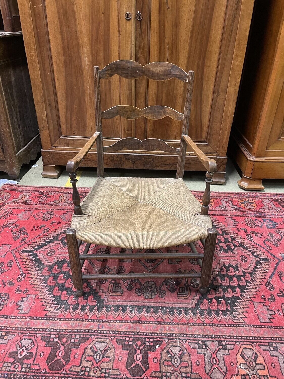 Fauteuil en bois paillé H-91cm