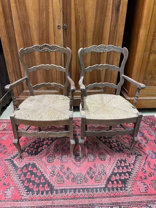 Paire de fauteuil en bois paillé H-94cm