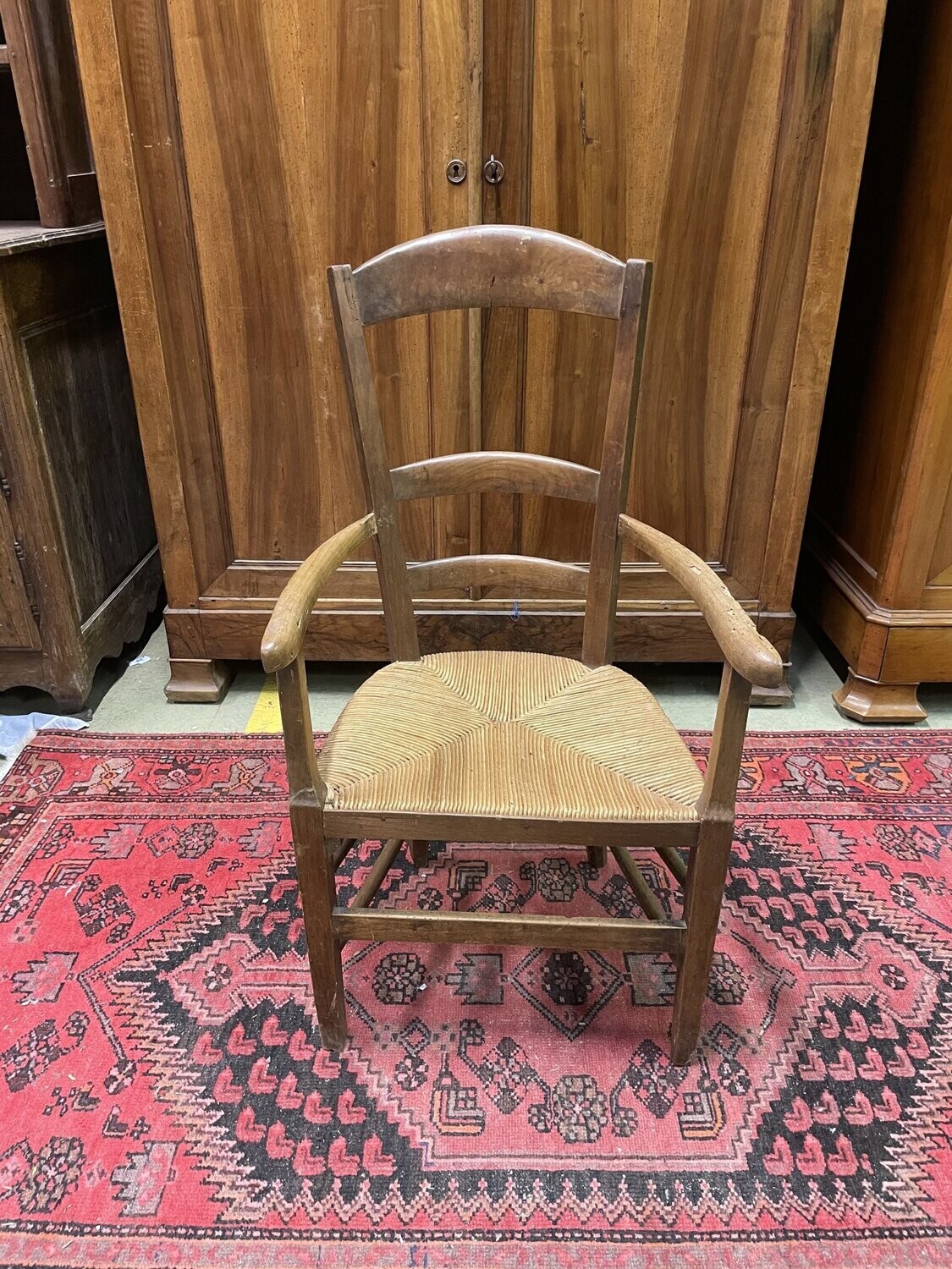 Fauteuil en bois paillé H-102cm