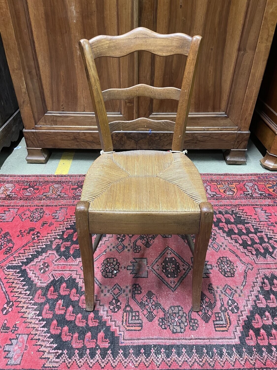 Chaise en bois paillée H-84cm