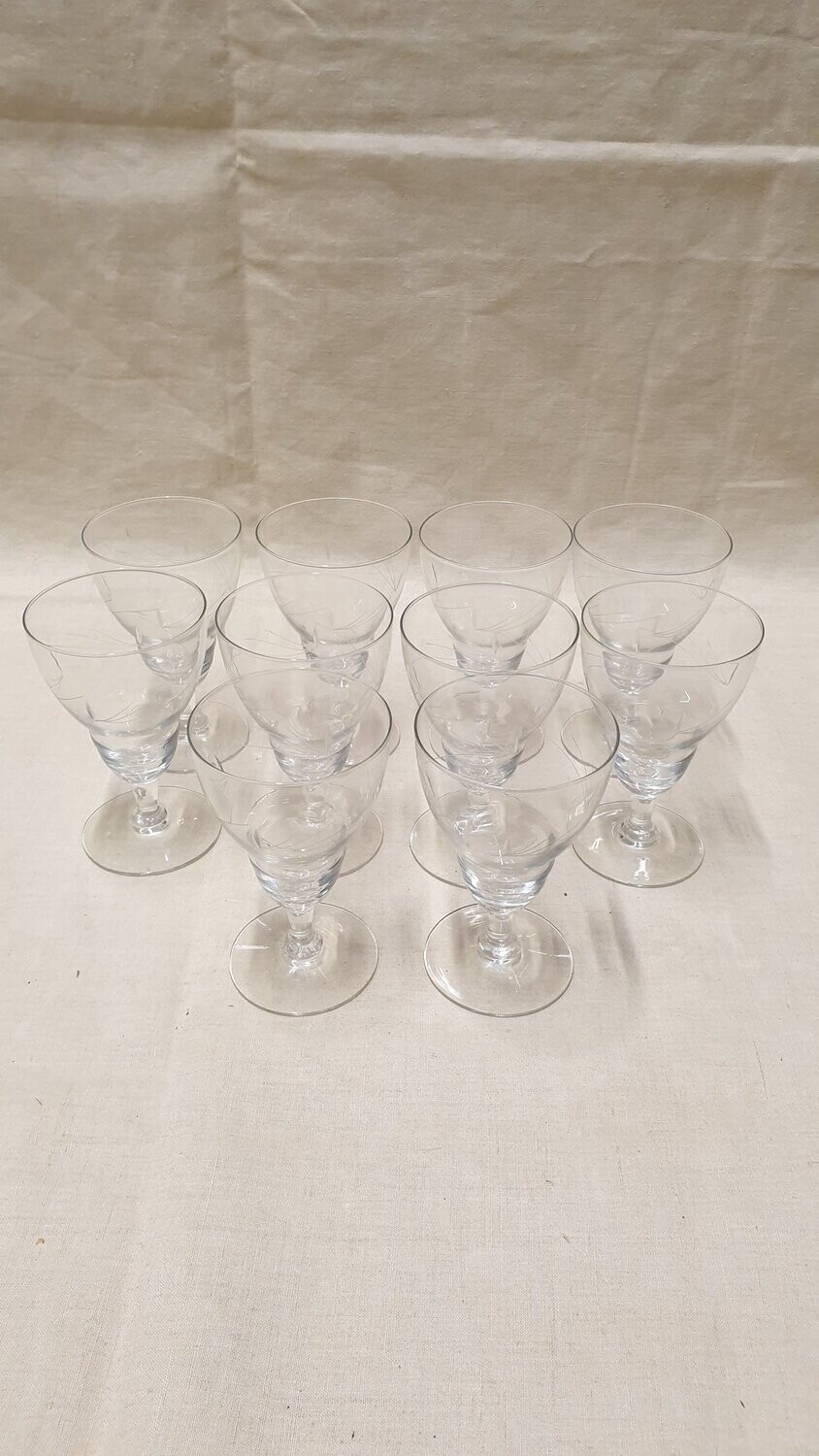 Suite de dix verres gravés  H-12,5cm