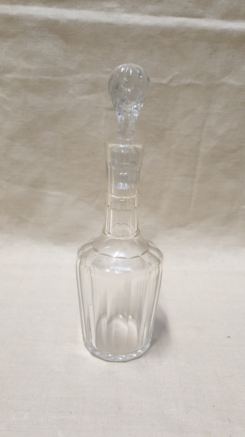 Carafe  avec relief H-24,5cm