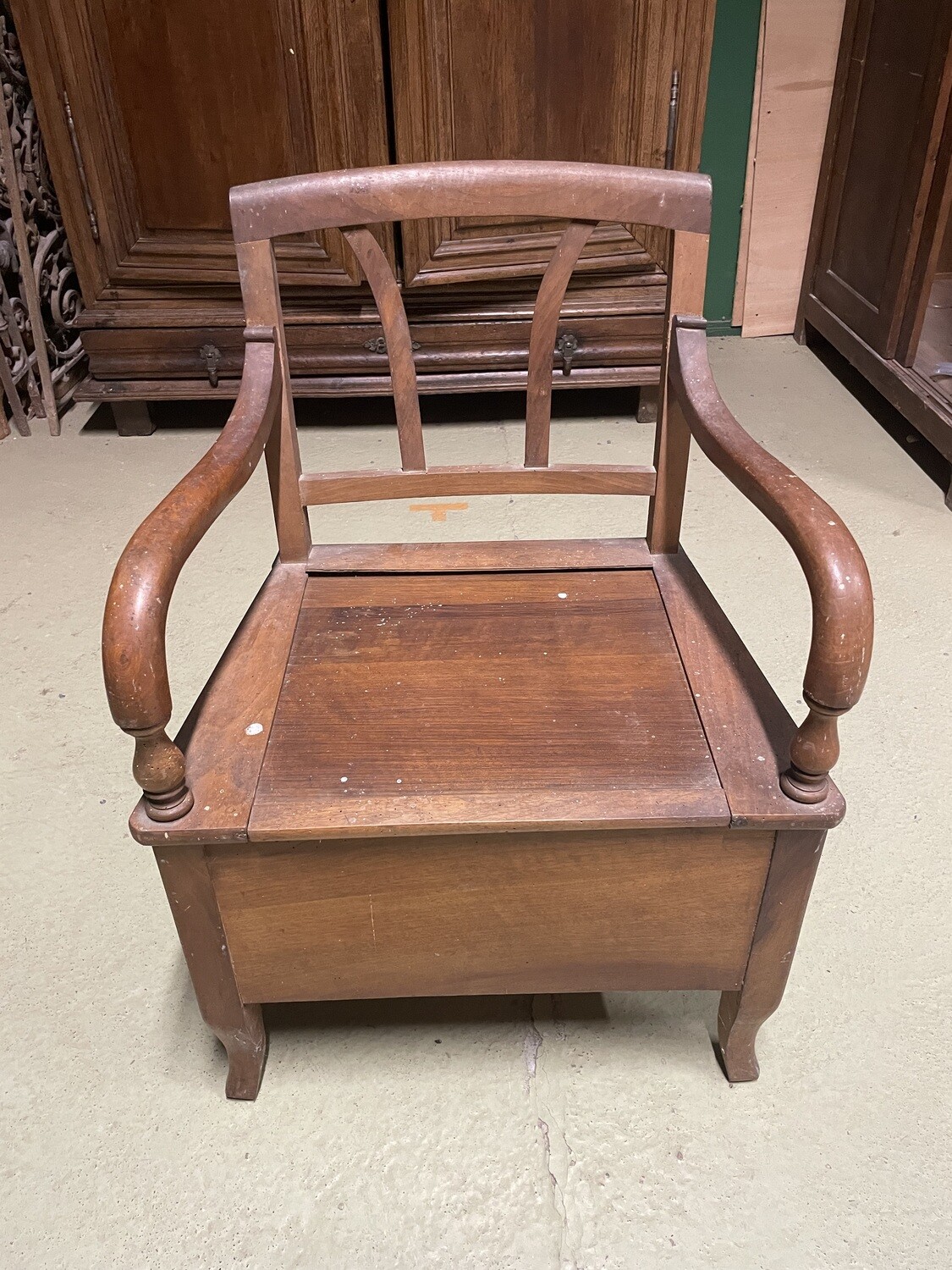 Fauteuil de commodité en bois - 84,5 cm x 60 cm