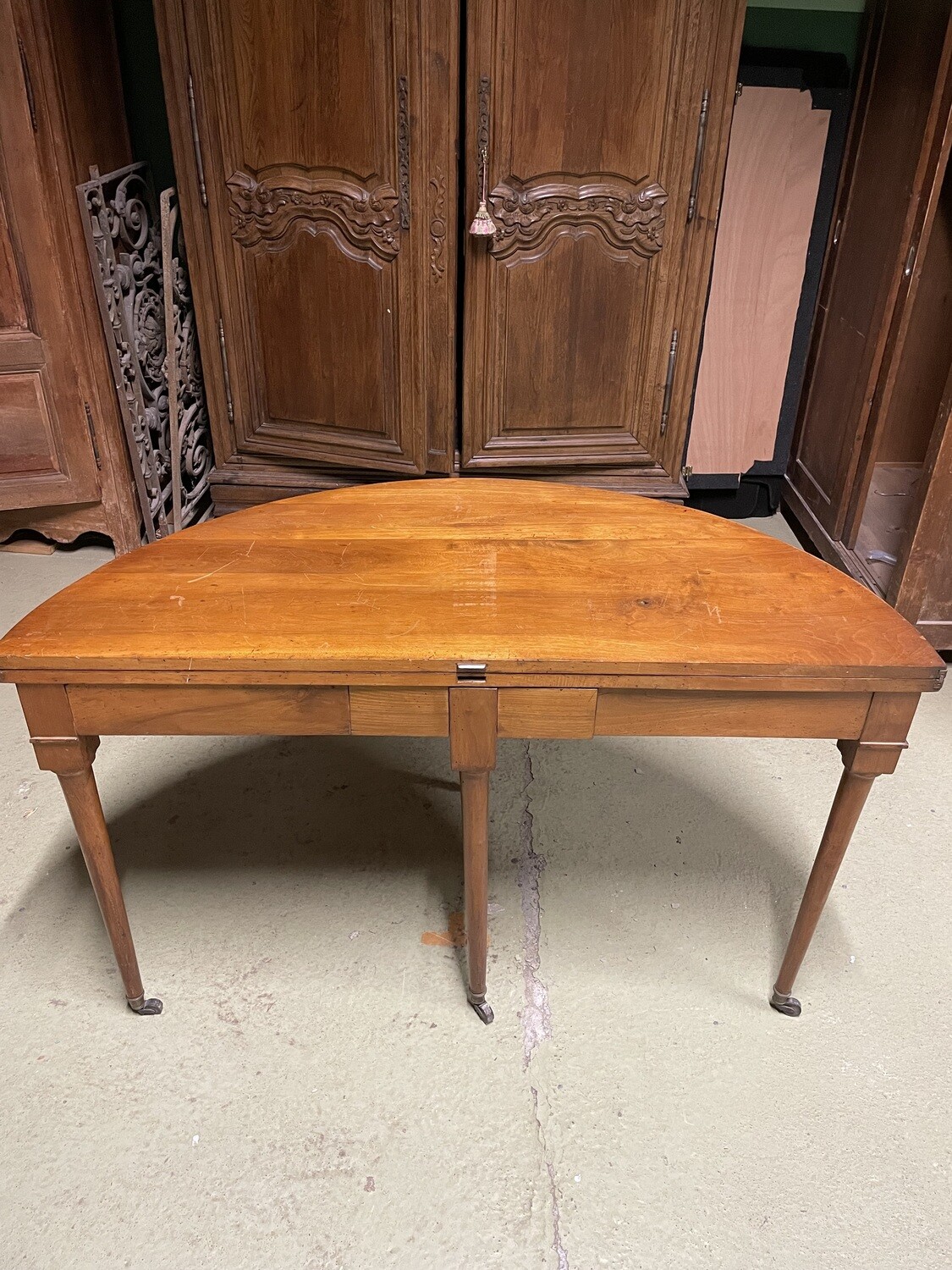 Magnifique table demi-lune avec roulettes - D 125 H 75 cm