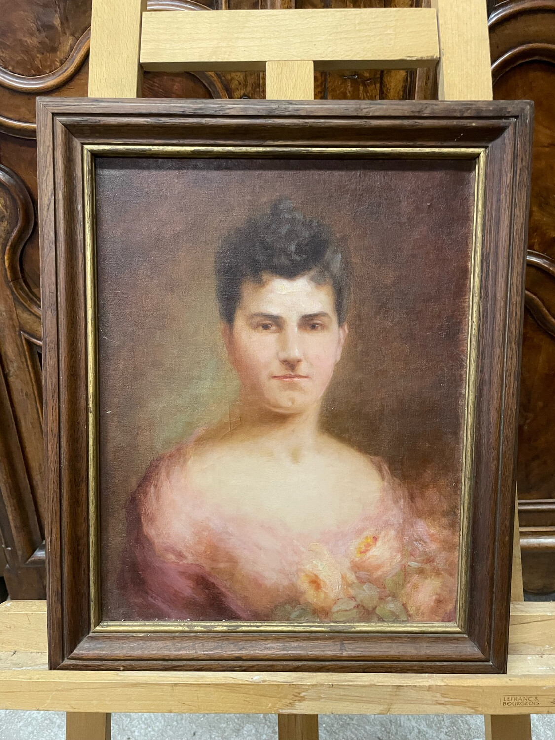 Portrait d'une femme avec un cadre en bois - 49 x 40 cm