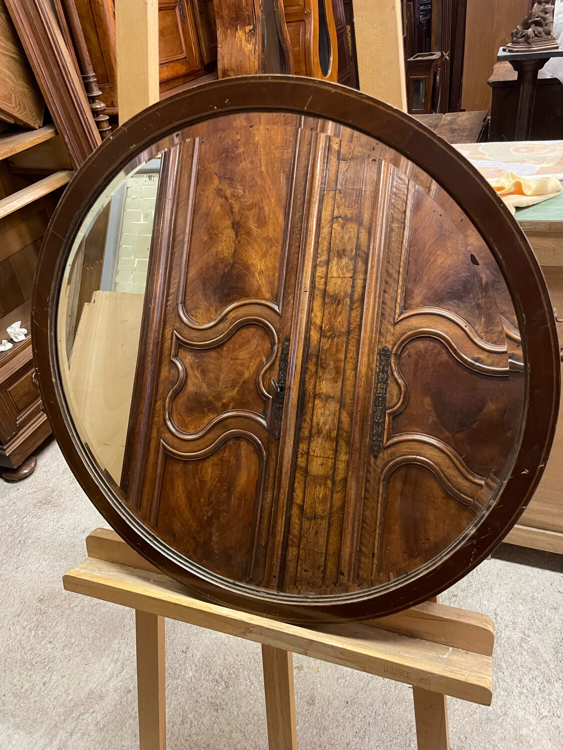 Miroir rond en bois foncé - D 64 cm