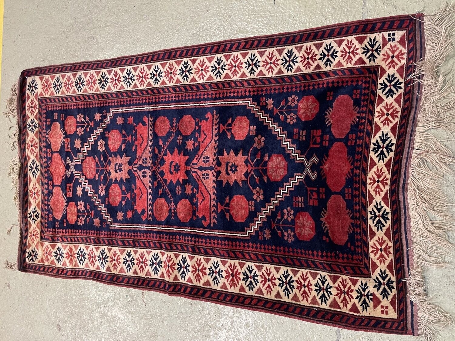 Tapis d'orient fait main  - 183 x 108 cm