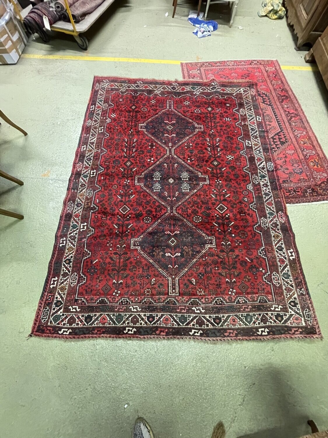 Tapis en laine fait main. 274 x 205 cm