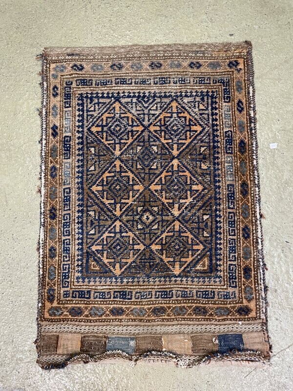 Tapis avec doublure décor géométrique - 70 x 104 cm