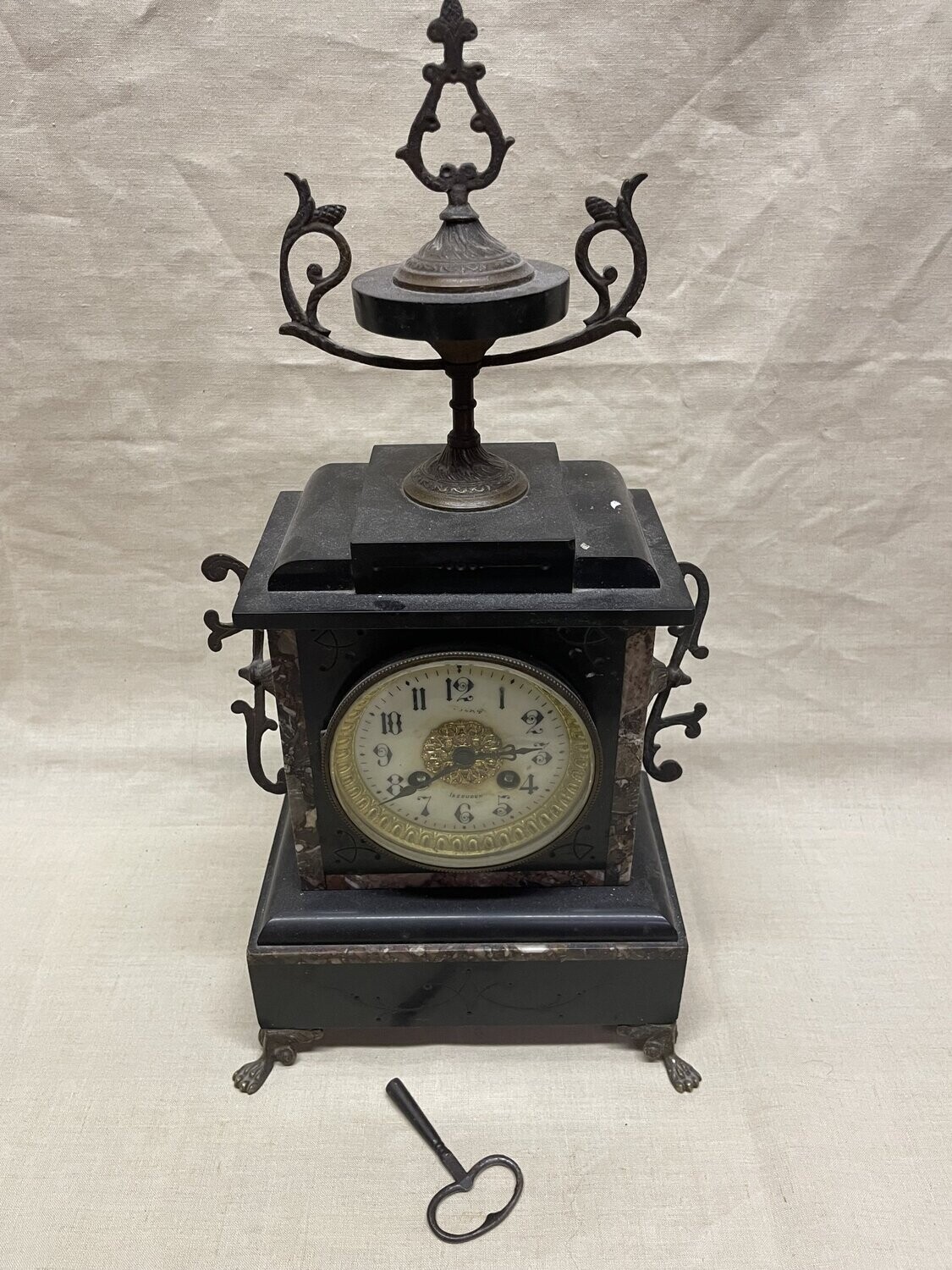 Pendule en marbre H-46,5